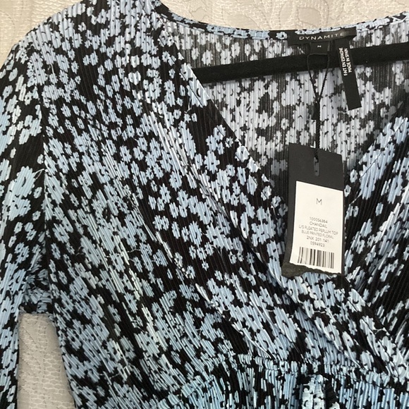 **NEW WITH TAGS** Dynamite Long Sleeve Floral Blouse - Picture 2 of 4